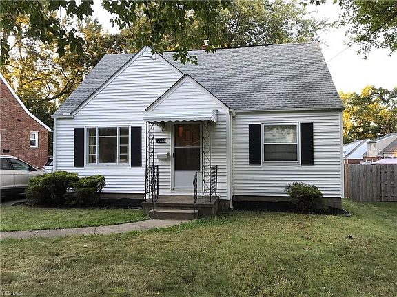 2nd image of 2493 Eastgate Ave