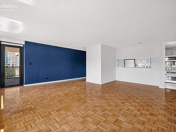 2nd image of 531 Main St APT 718