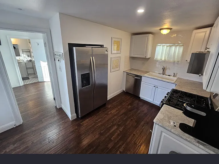 423 Panay St — Photo 8