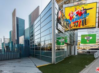 8455 De Longpre Ave APT 202, West Hollywood, CA 90069