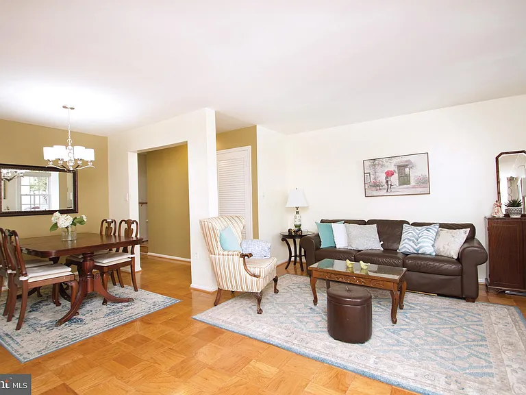 886 Azalea Dr #22 — Photo 2