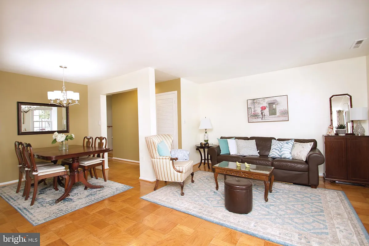Building Photo - 886 Azalea Dr #22