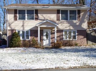 17 Idalroy Trl, Hopatcong, NJ 07843