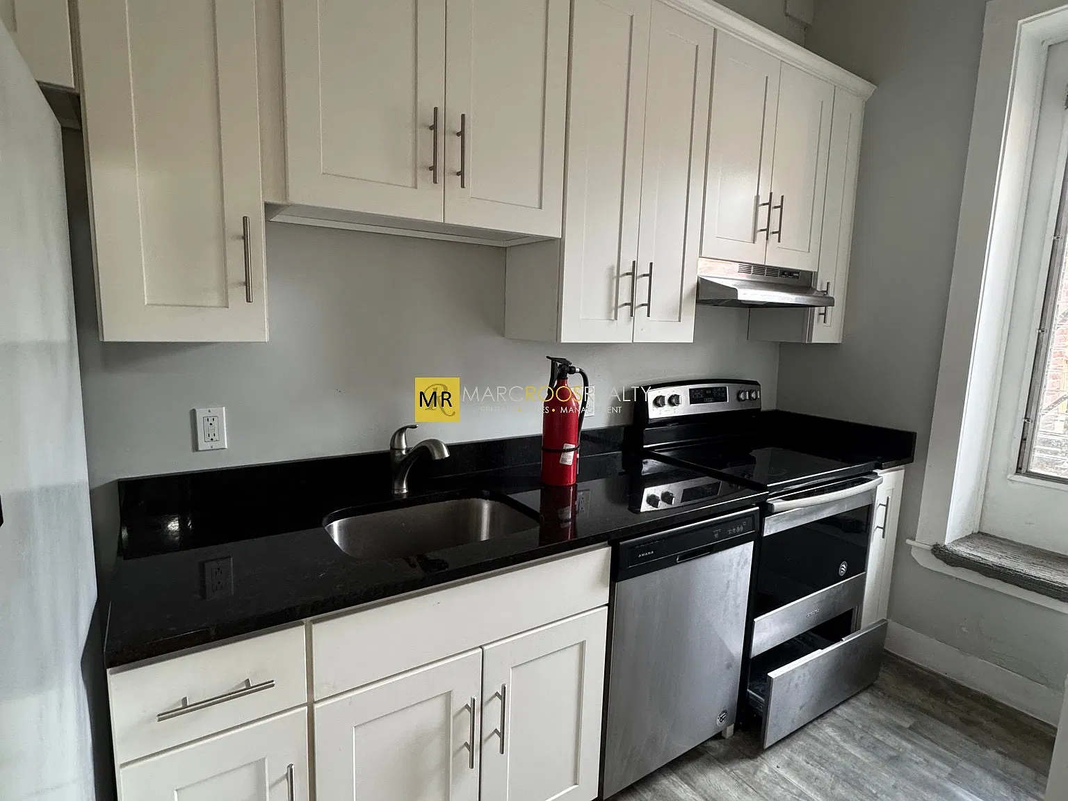 1714 Beacon St — Photo 4
