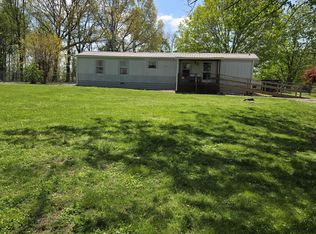 331 Community Dr, Madisonville, TN 37354