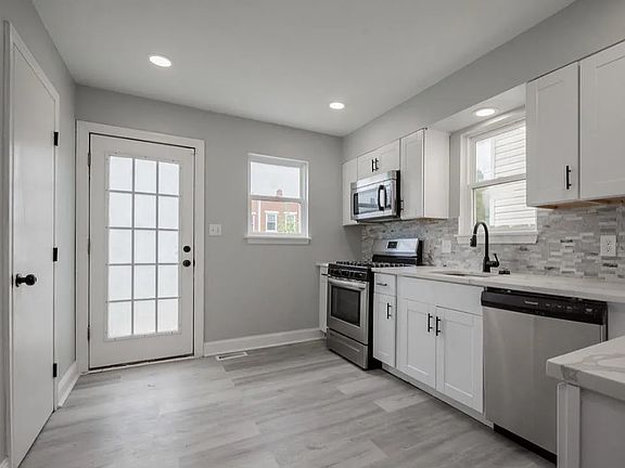 4th image of 722 E 7th St #1