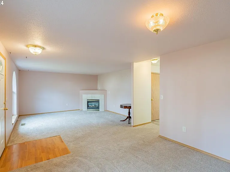 3709 NE 84th St — Photo 8