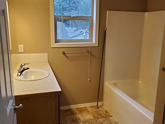 5th image of 1302 Hall St SE #B