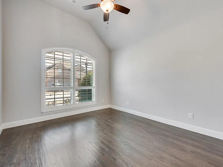 4420 Avenida Ln — Photo 5