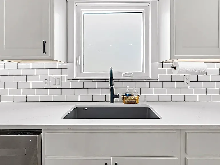 3912 Travers Cir — Photo 14