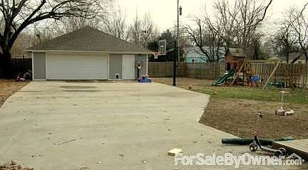 30x40 shop in the back