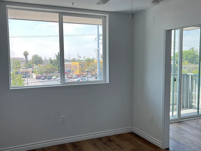 325 E Florence Ave #203 — Photo 4