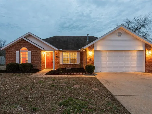 181 E Rob St, Farmington, AR 72730