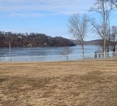 3rd image of 26 Skyline Dr