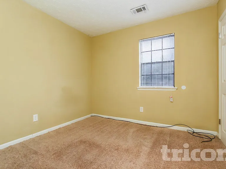 528 Fire Fly Dr — Photo 10