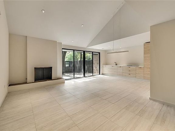3rd image of 3508 Shady Hollow Ln