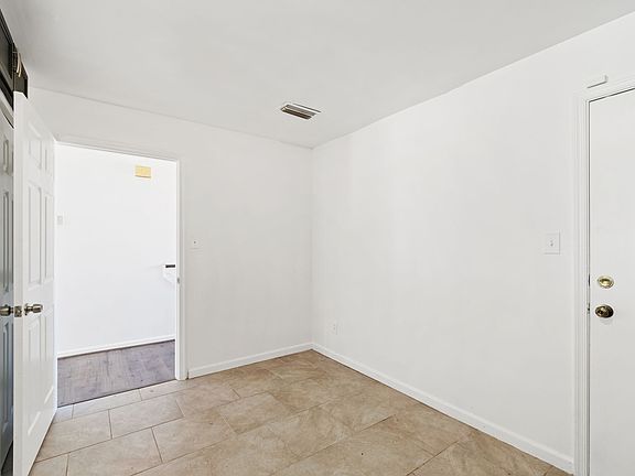 5th image of 307 Pratt Ct #1