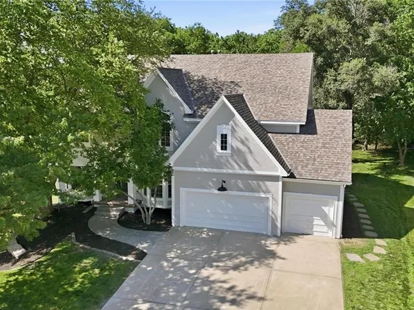 2634 SW Wintervalley Dr, Lees Summit, MO 64081