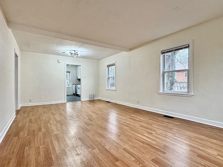 1309 Gerst Ave — Photo 5