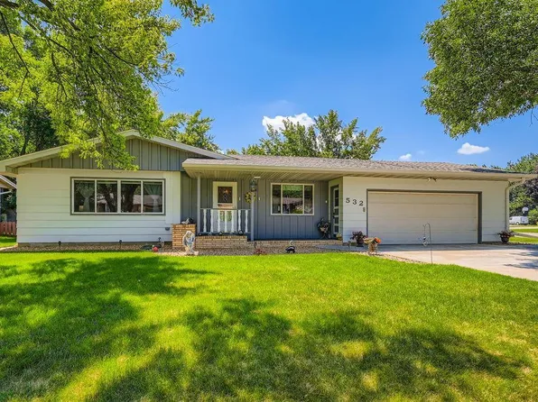 532 5 1/2 St NW, Elk River, MN 55330