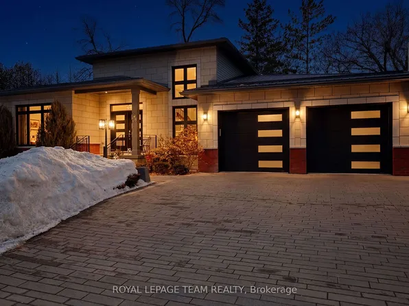 28 George St, Westport, ON K0G 1X0