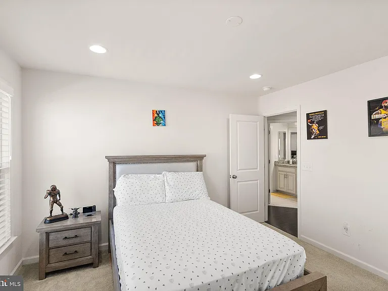 23491 Epperson Sq — Photo 38
