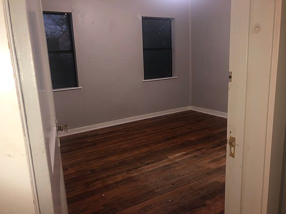 2nd image of 1137 W Long St