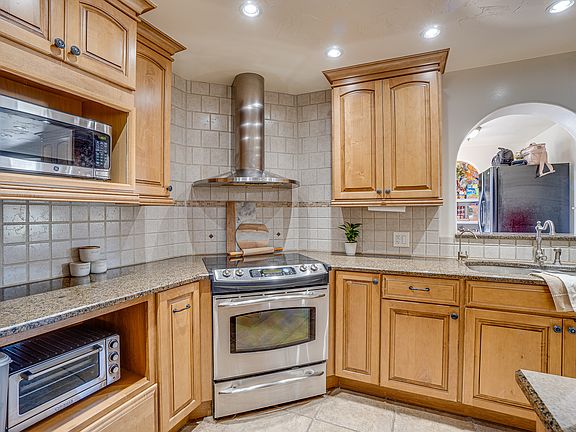 5th image of 8088 W Canyon Rd