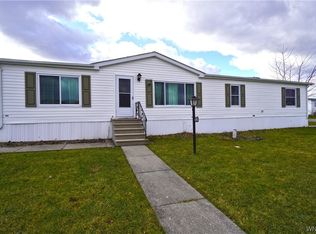 1239 Ridgewood Dr, Lockport, NY 14094