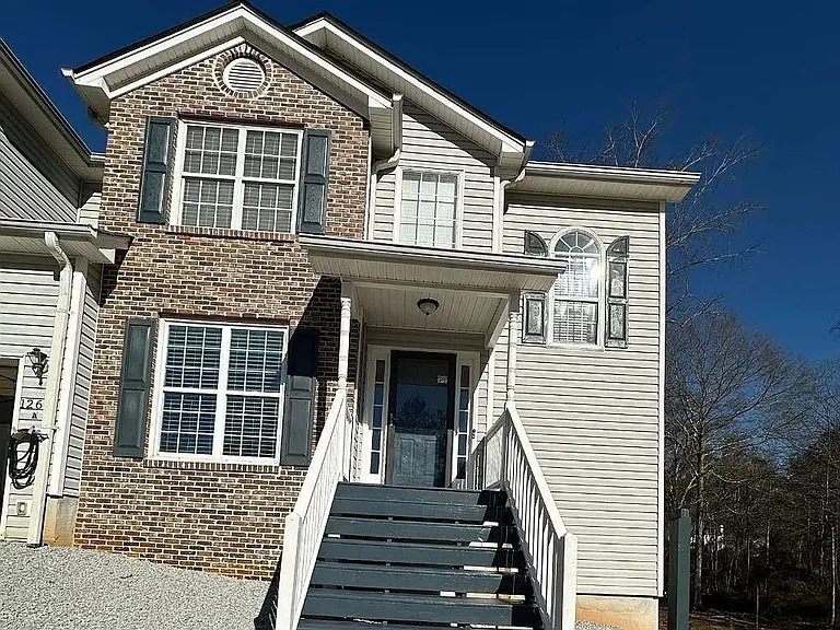 1261 Lakeview Rd — Photo 12
