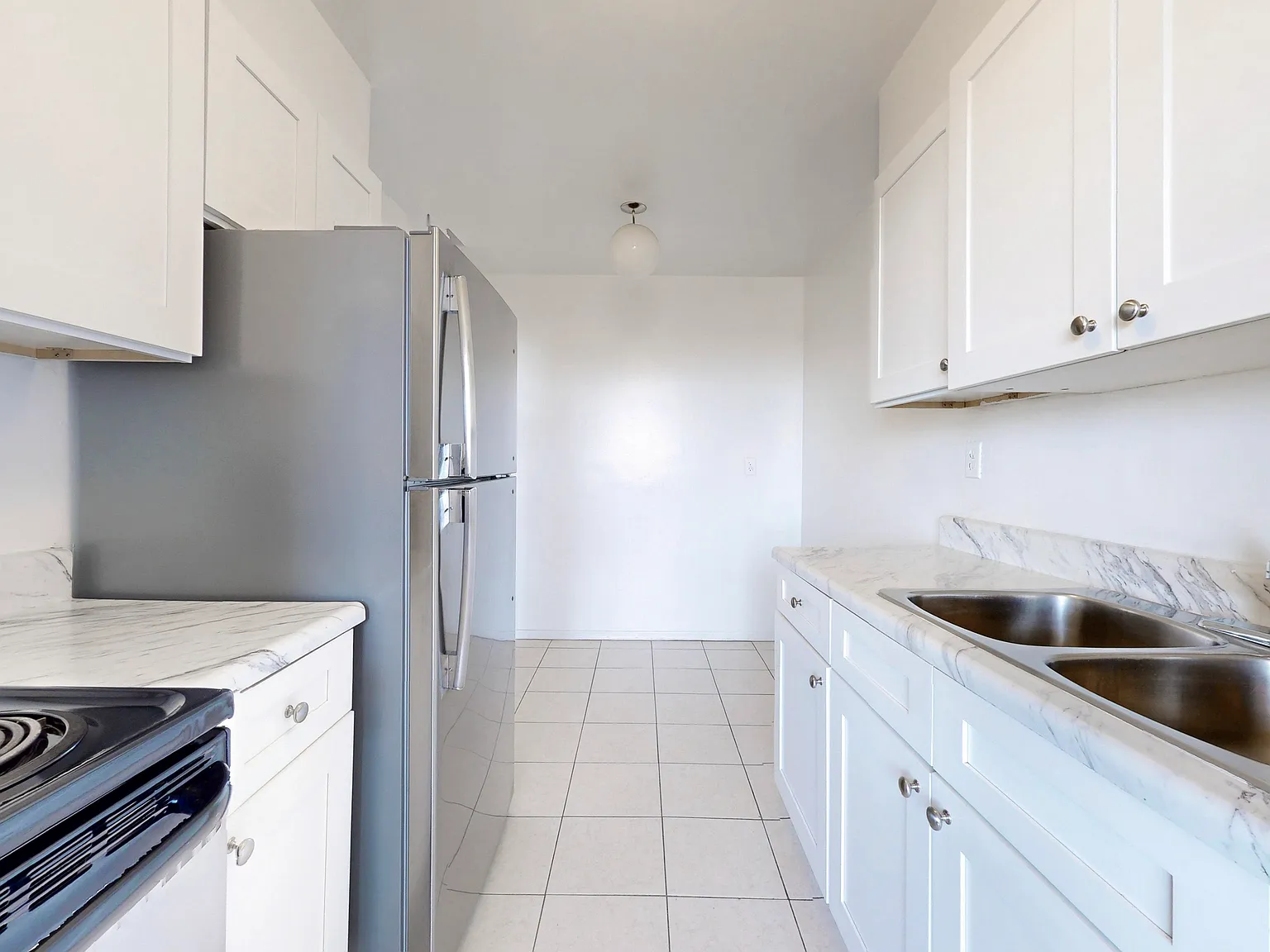 601 Finch Ave. W - Buckingham House — Photo 1