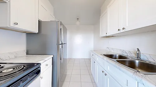 601 Finch Ave W Photo 1