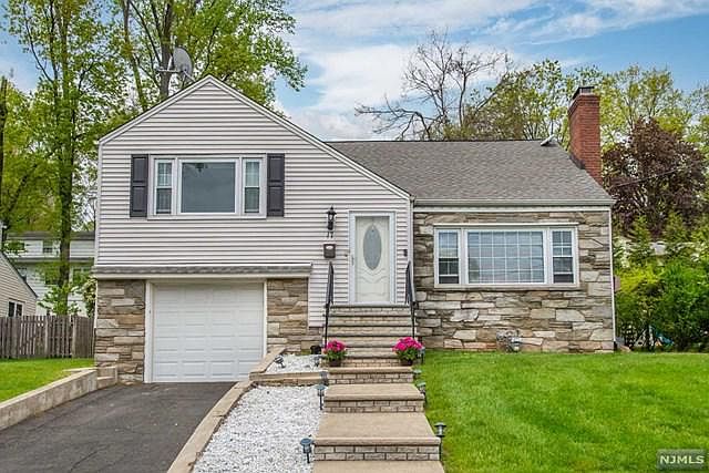 1st image of 17 Dale Dr