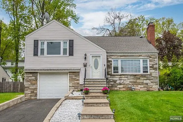 17 Dale Dr photo 1