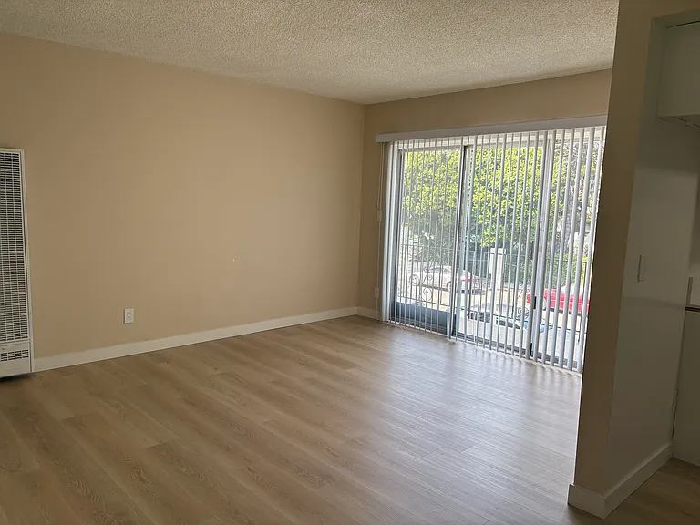 4127 McLaughlin Ave #20 — Photo 10