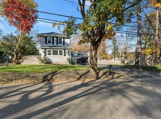 101 Olive St, Huntington Station, NY 11746