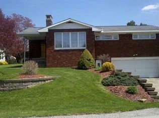 733 Terrace View Dr, Greensburg, PA 15601