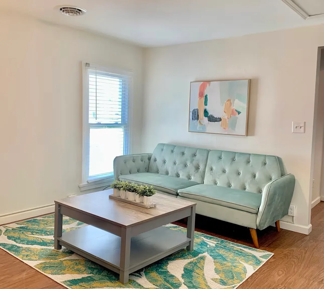 1 bed, 700 sqft, $1,800 — Photo 1