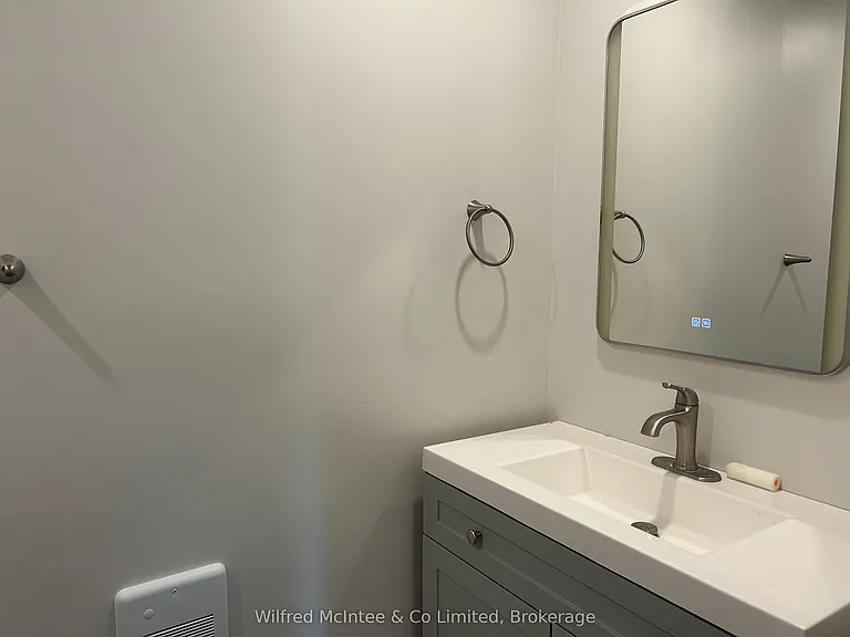 380 1st Ave N #12 — Photo 7