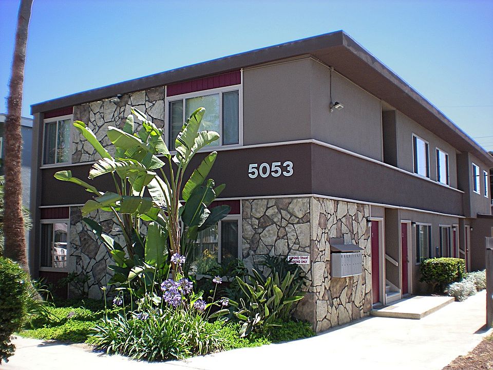 Quiet, 8-Unit 2 floor Complex