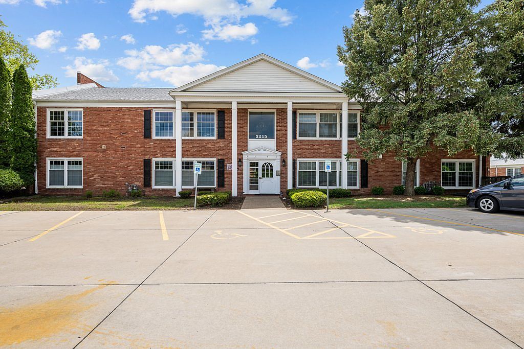 3215 E Locust St APT 15