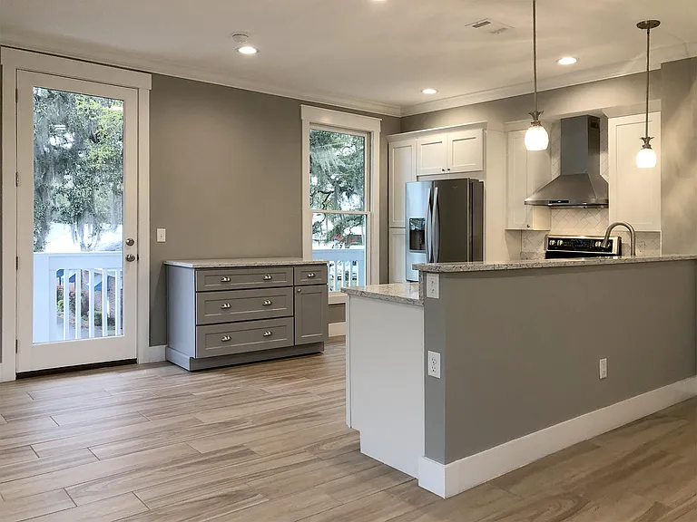 1415 Abercorn St — Photo 5
