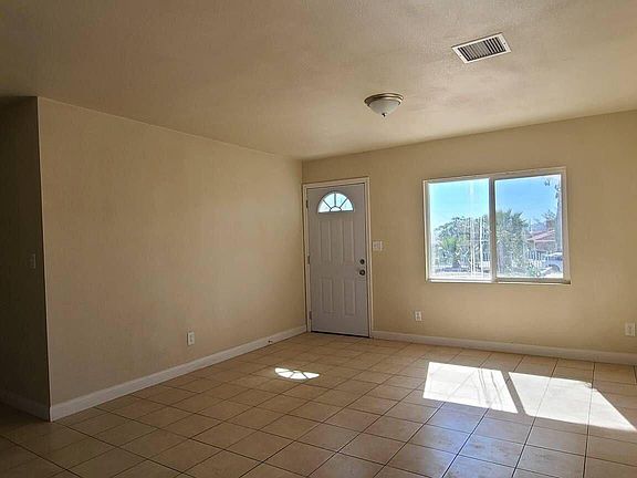 2nd image of 5913 Tampa Ave