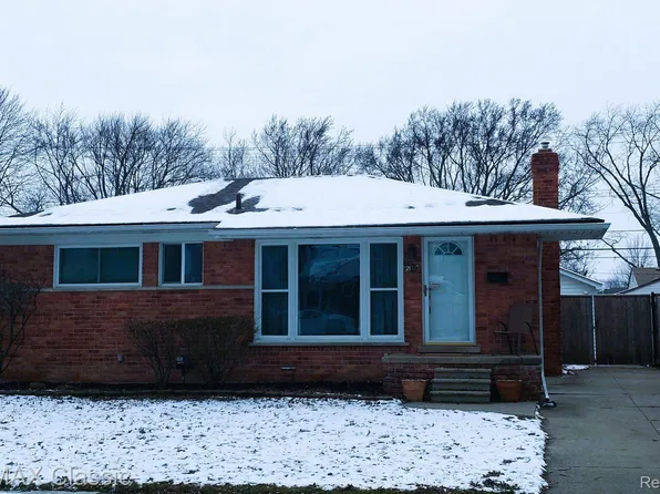 21443 Share St, Saint Clair Shores, MI 48082