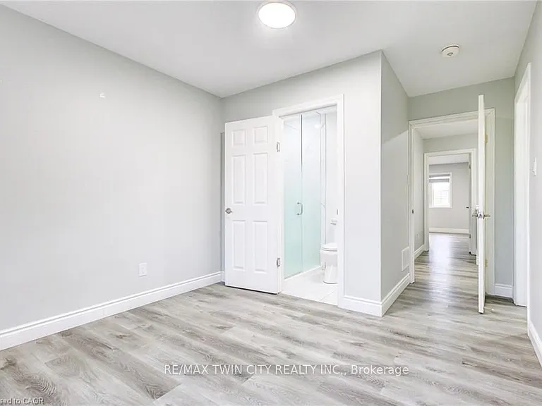 110 Commonwealth St — Photo 17