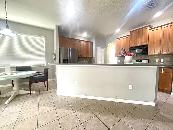 3rd image of 13978 Ivory Gardenia Ave