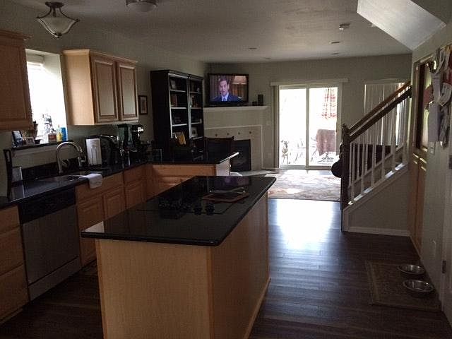 1985 Oakland Dr, photo 11