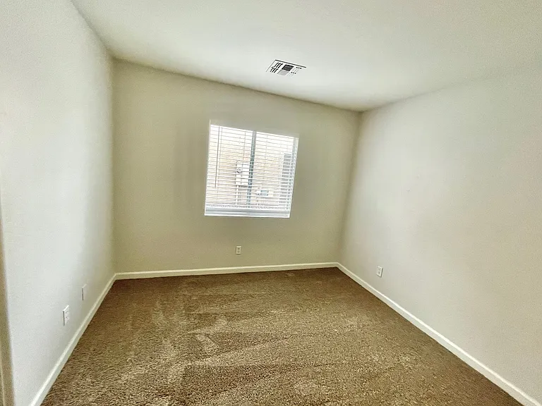 12005 W Holly St — Photo 19
