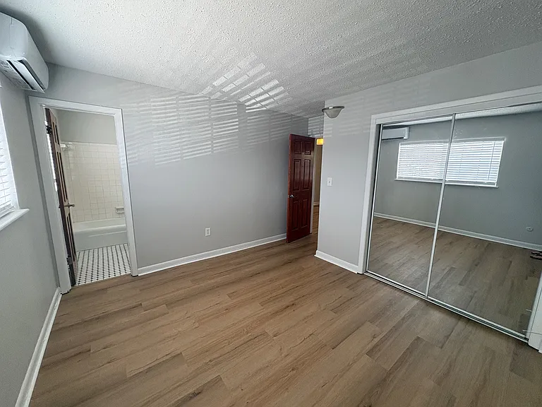 3112 W Horatio St #50 — Photo 5