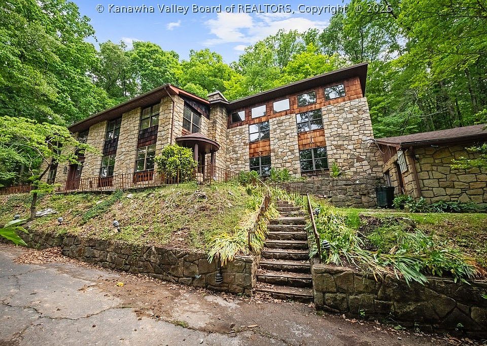 1st image of 200 Laura Ln